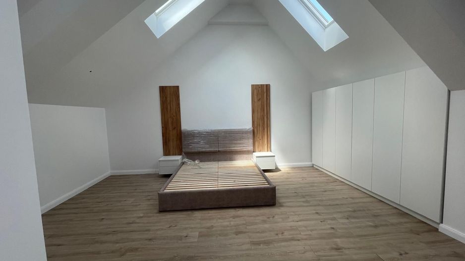 Duplex cu grădină și piscină privată într-un complex exclusivist din Tunari - Poză 3