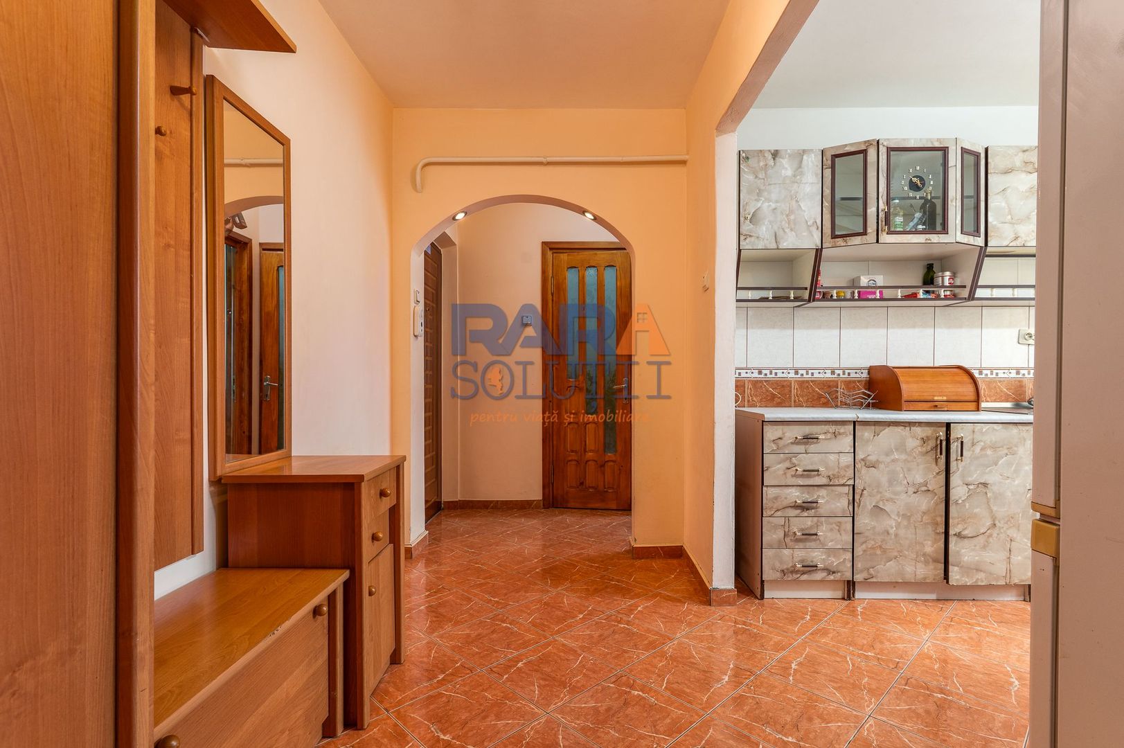 Apartament 3 camere, două băi - Str. Bogdan Dragoș - Poză 3