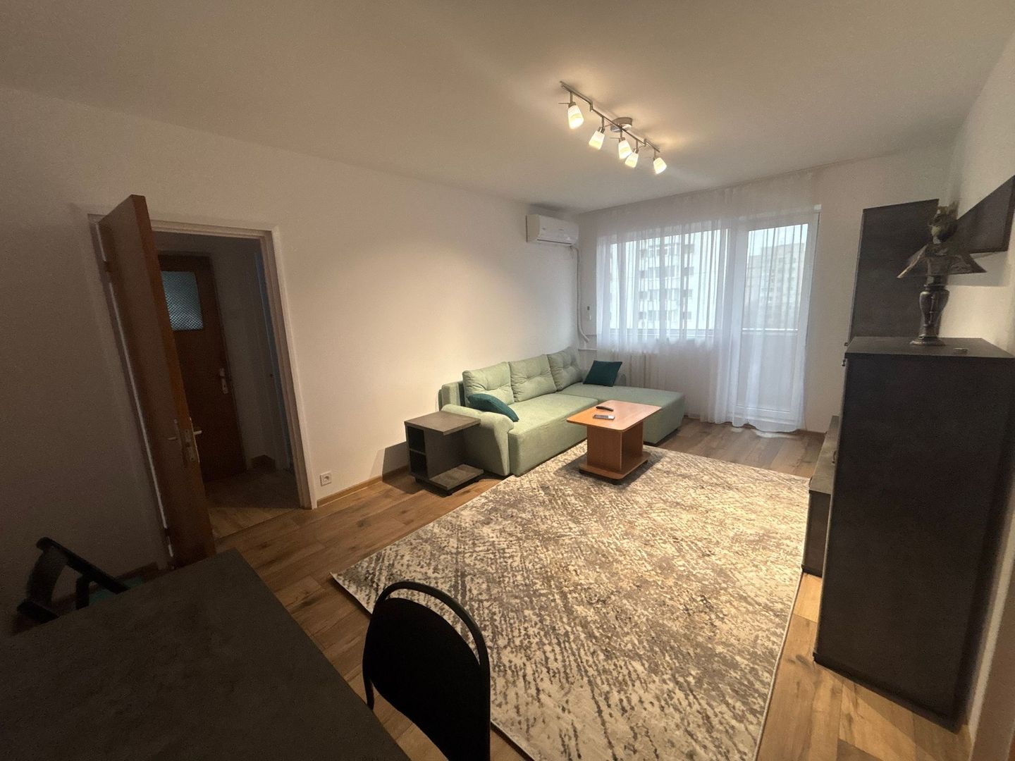 AP. 2 CAMERE TITAN, PRIMA INCHIRIERE, BLOC REABILITAT, METROU 10 MIN - Poză 1