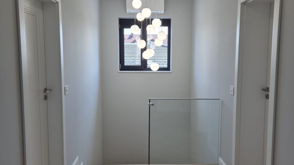 Locuinta individuala cu garaj si teren de 1000mp - Poză 17