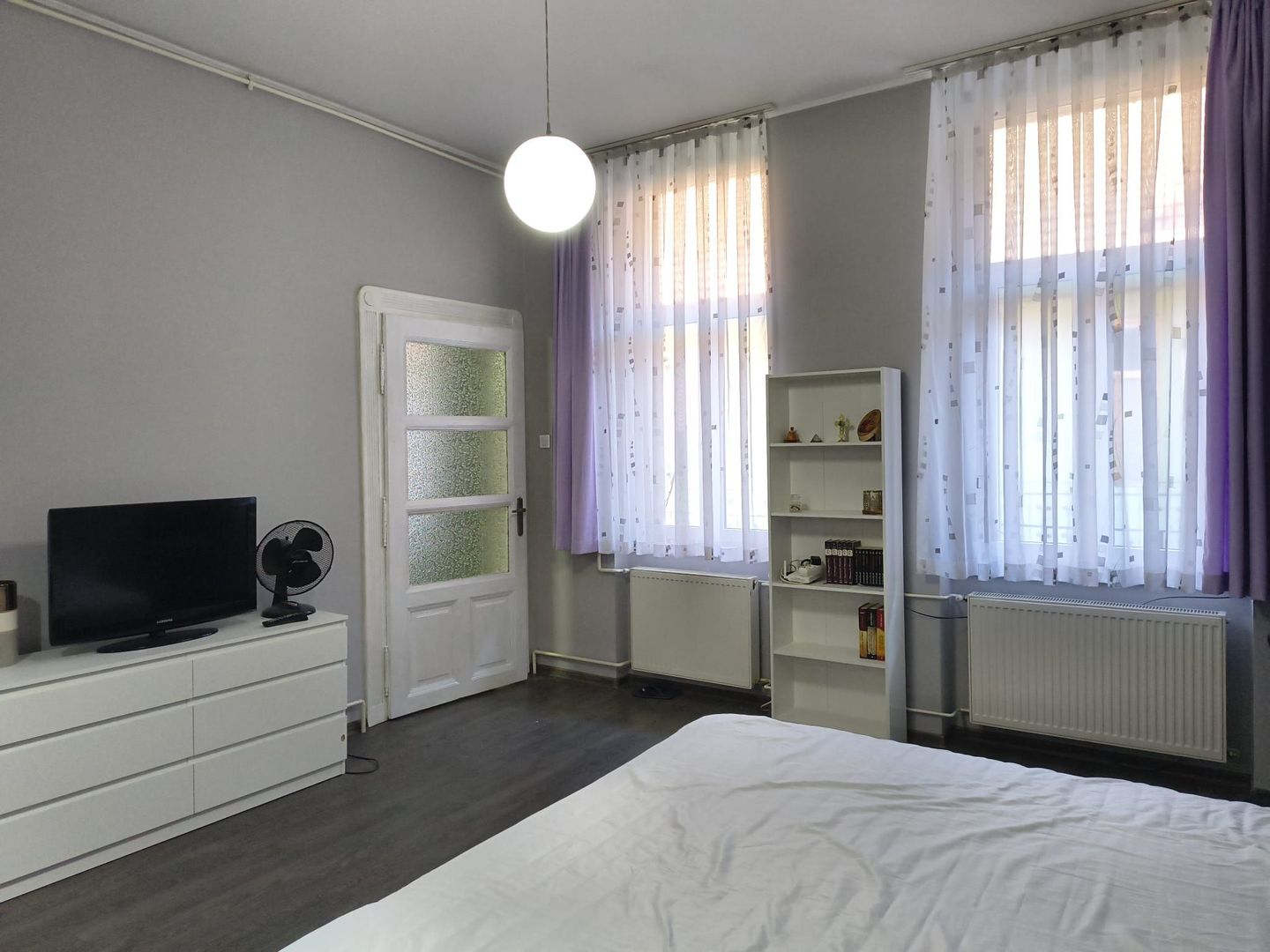 Apartament central, 2 camere, centrala gaz. 390 E/lună. Comision 0 - Poză 5