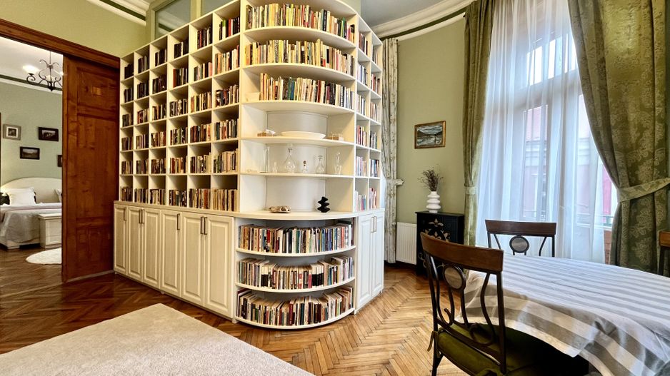 Apartament grandios cu vedere spectaculoasă spre Piața Libertății - Poză 1