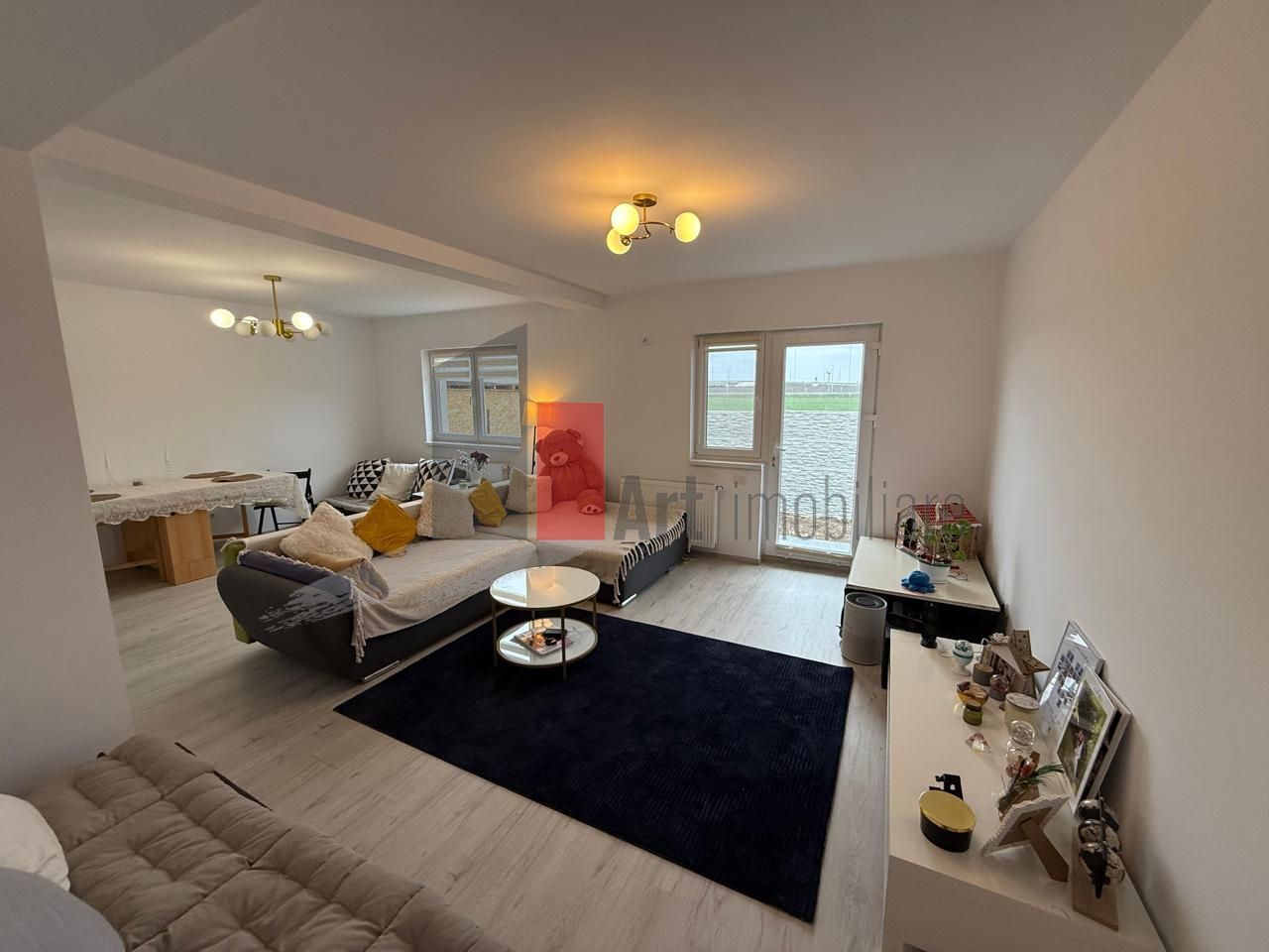 Casa curte Popesti Leordeni - A0 - Poză 1