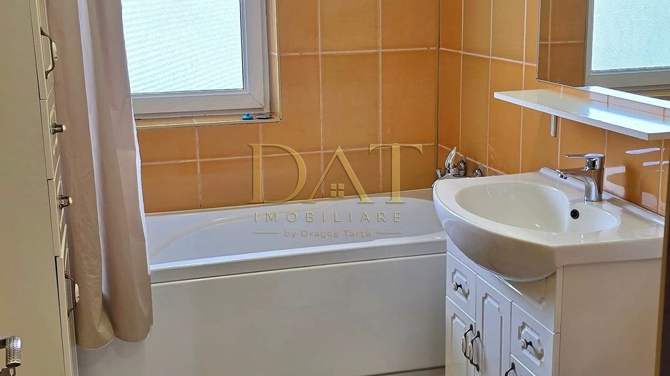 Apartament 2 camere, decomandat, parcare inclusa, zona Eroilor - Poză 4