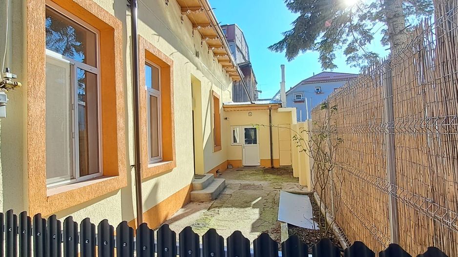 Dimitrie Cantemir, metrou Tineretului la 350 m, casa 2 camere + curte - Poză 1