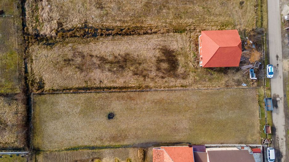 Casă la roșu cu teren Beliu - Poză 13