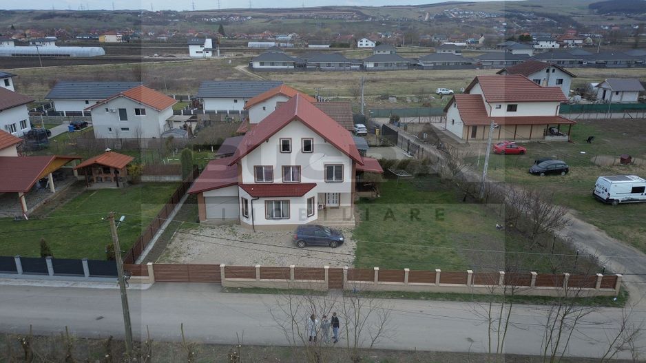 Casa individuala de 265mp, teren 720mp, la cheie, zona Jucu de Mijloc - Poză 1