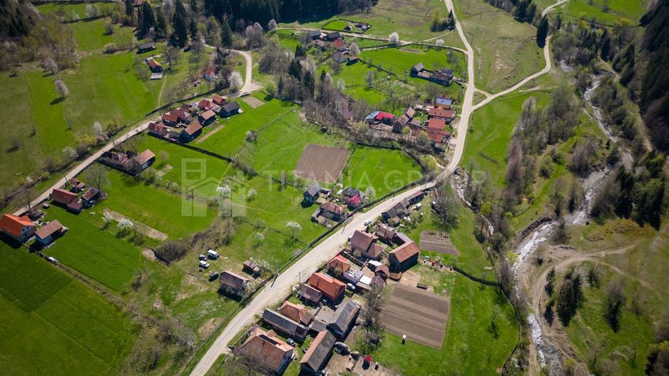 Teren intravilan, 1100 mp - Localitatea Zagon - Poză 12
