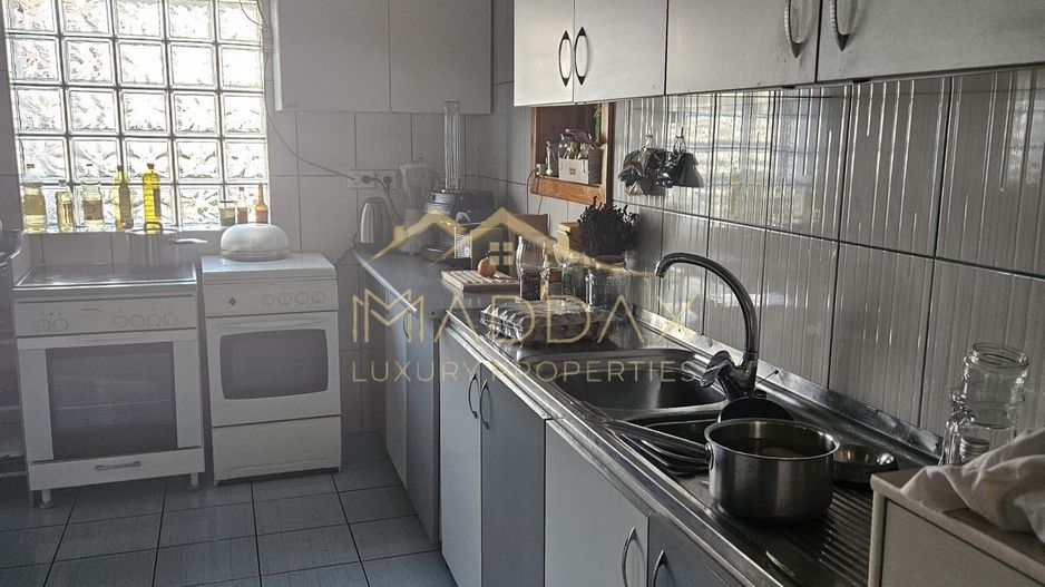 Pensiune 10 camere cu restaurant // teren 900 mp // Moieciu de Jos - Poză 20