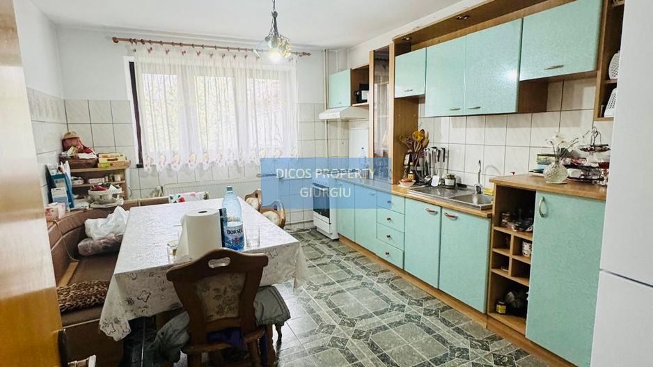 De vânzare – casă situată pe strada Nicolae Iorga - Poză 8