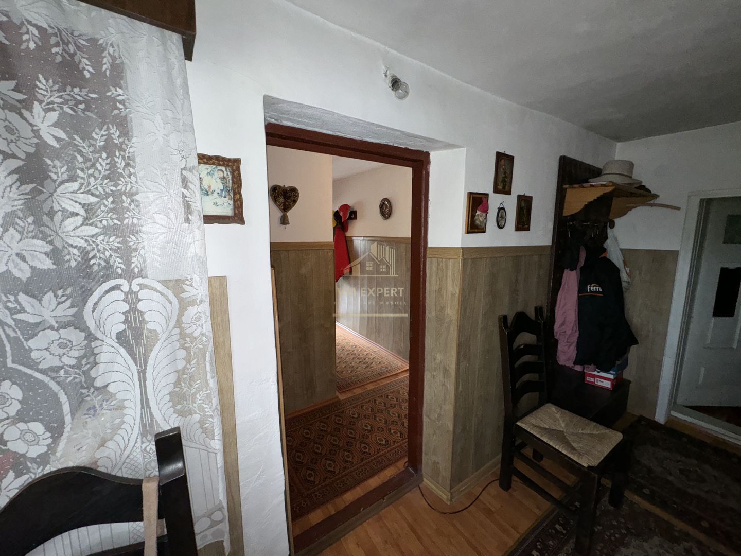 CASA 4 CAMERE, TEREN 604 MP, VOINESTI LERESTI, COMISION 0% - Poză 22