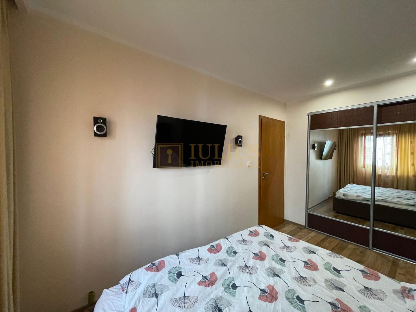 3 camere + boxa depozitare in zona Complex Studentesc, Sala Olimpia - Poză 9