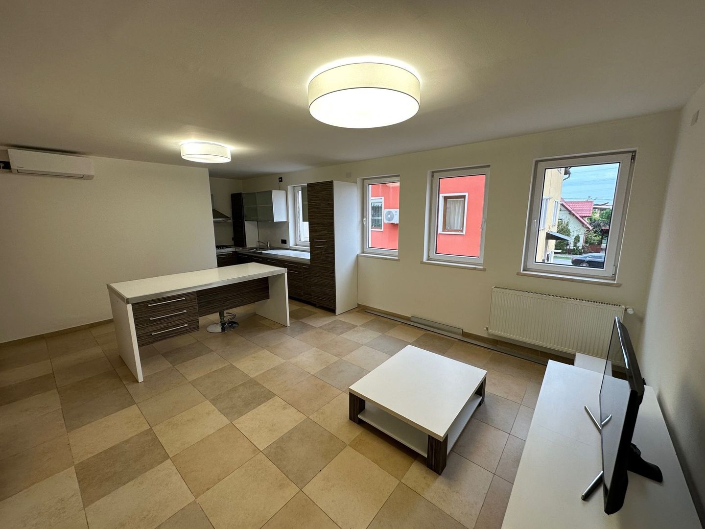 Apartament cu 3 camere de închiriat Dumbravita - Poză 3