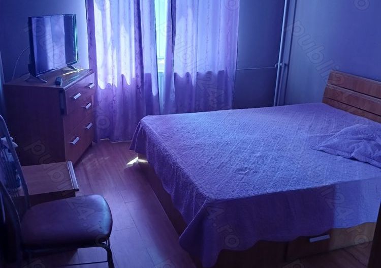 Vând apartament 4 camere - Poză 2