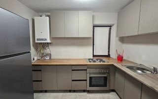 Apartament la casa de inchiriat 3 camere Cisnadie - Poză 3