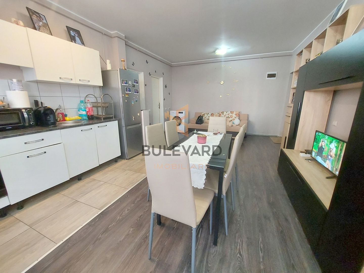 Apartament cu 2 camere la cheie! - Poză 2