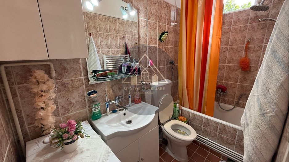 Apartament la casă de 2 camere, Medias - Poză 9
