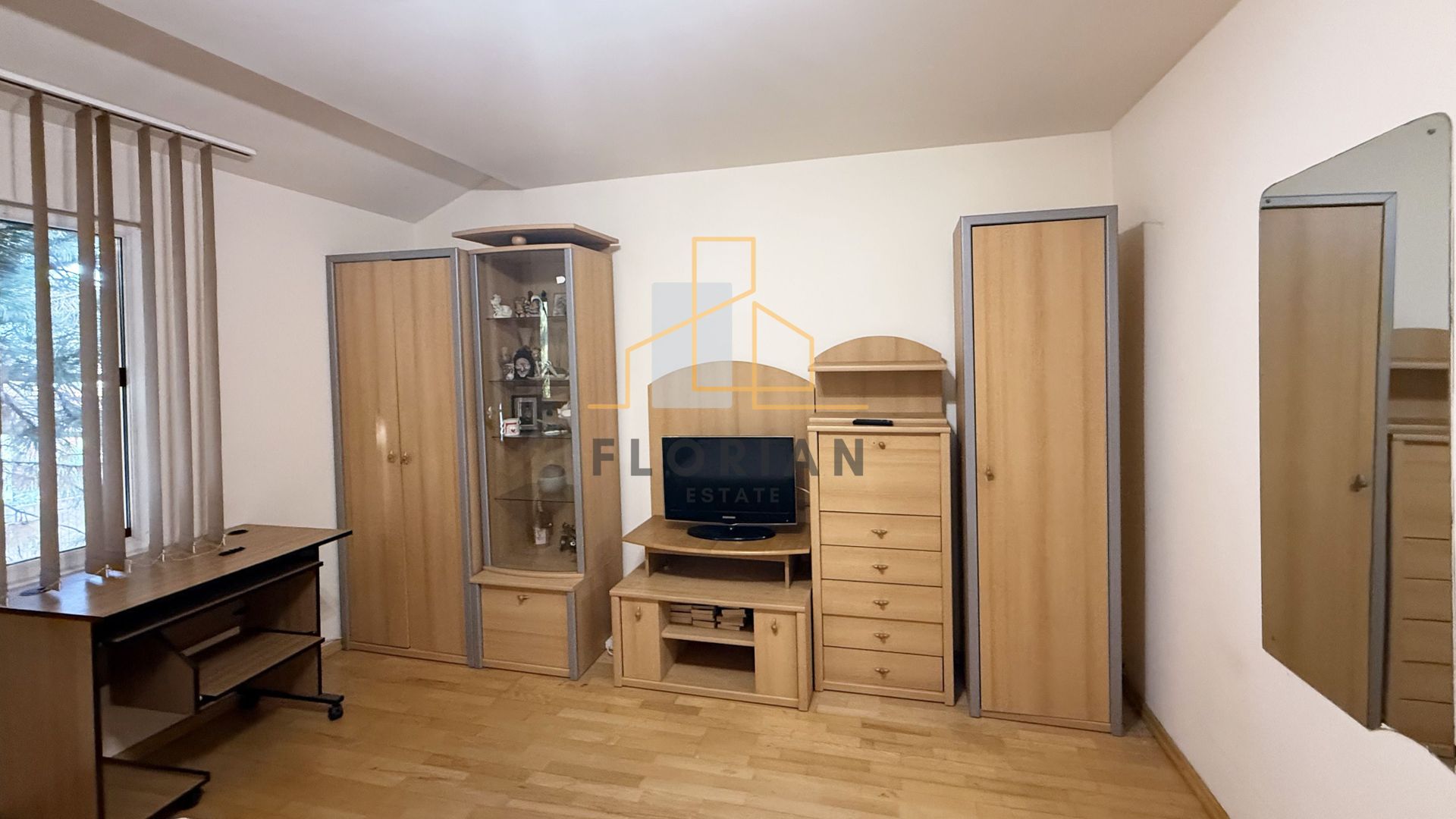 Apartament 2 camere, decomandat, cu intrare separată, la casa - Poză 1