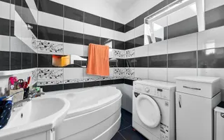 Oportunitate unica | Ap 3 camere cu 105 m utili | Priveliste | Curte Central Brasov - Poză 14