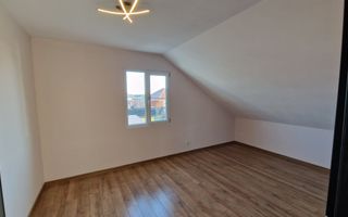 Duplex spatios si luminos in centrul Sacalazului - Poză 11