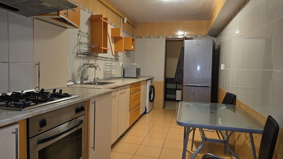 De inchiriat apartament cu 3 camere, Ultimul Leu, 600 Euro - Poză 1