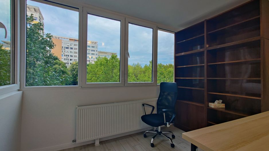 Prima inchirere,  strada Odobesti la intrarea in parc - Poză 2