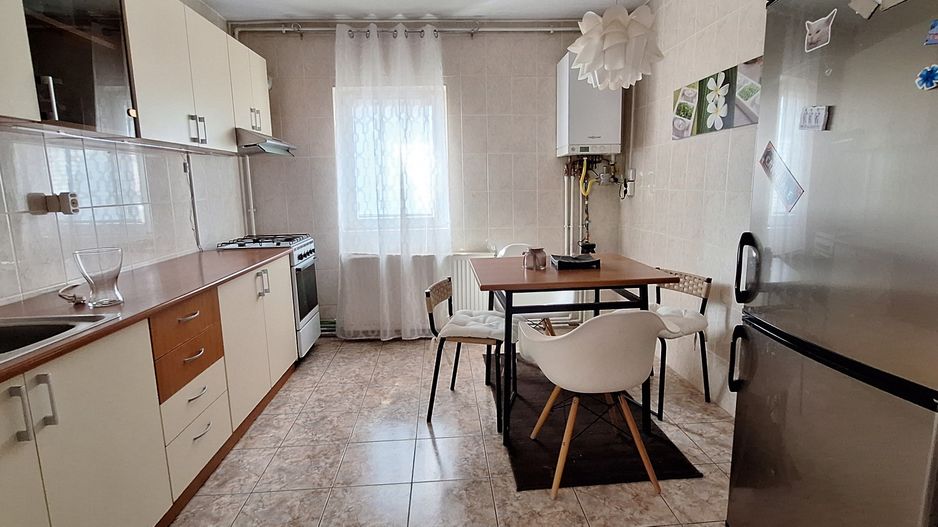 Apartament trei camere - Zona Aradului - Poză 6
