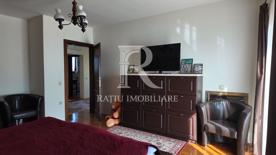 Casă spațioasă cu etaj | 204 mp | Teren 594 mp | Sântandrei - Poză 12