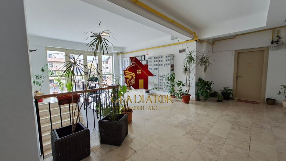 Cartier Visoianu ETAJ 1, bloc 2015, parcare, loc de joaca, statie BUS - Poză 3