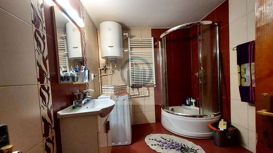 Vila Impresionanta în Deva–Construcție Solida 3 garaje inclus elevator - Poză 12