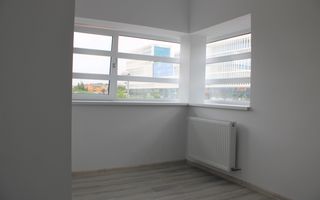 Imobil deosebit, curte spatioasa, centrala proprie, loc de parcare! - Poză 10