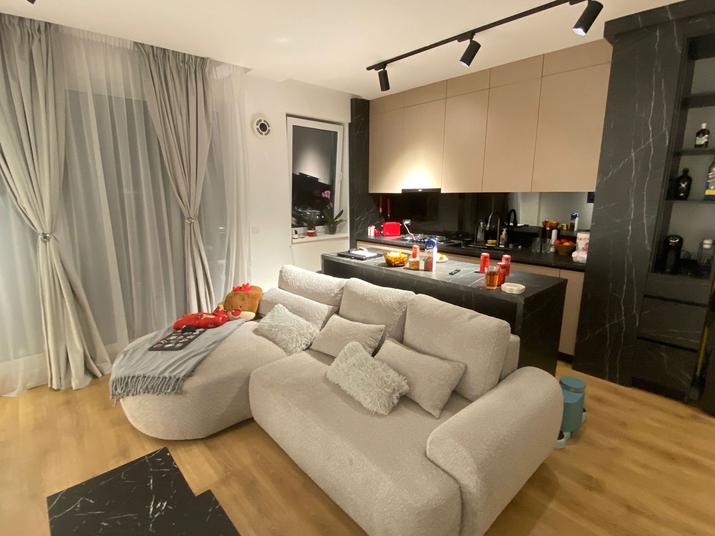 De Inchiriat Apartament 3 Camere de Lux, pe 2 Nivele, Sebastian sect.5 - Poză 6