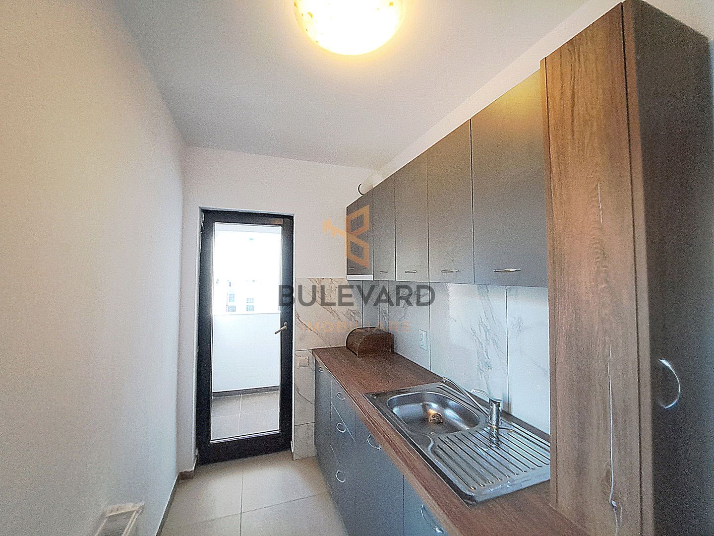 Garsoniera de inchiriata in zona Metro! - Poză 6