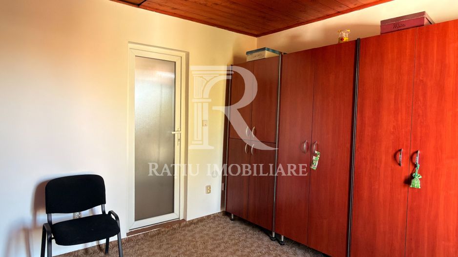Casă cu spațiu comercial | Curte | Garaj | Parcare | Nojorid - Poză 21