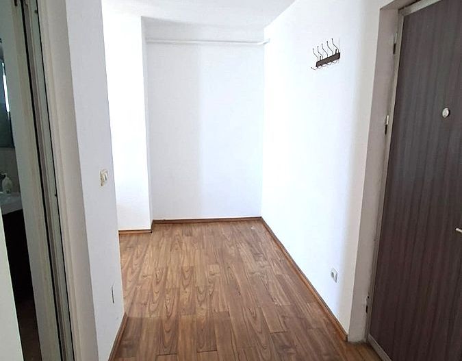 Garsonieră 41 mp — Funcționează ca Apartament cu O Cameră in Tecuci - Poză 4