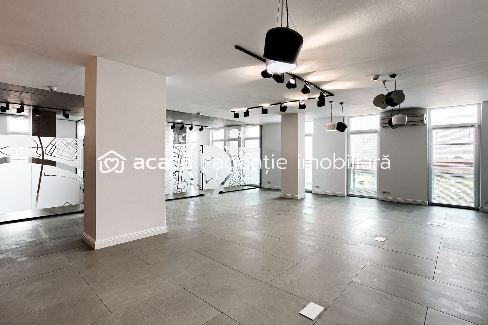 De închiriat - Spațiu ultracentral de birouri în Arad cu parcare - Poză 8