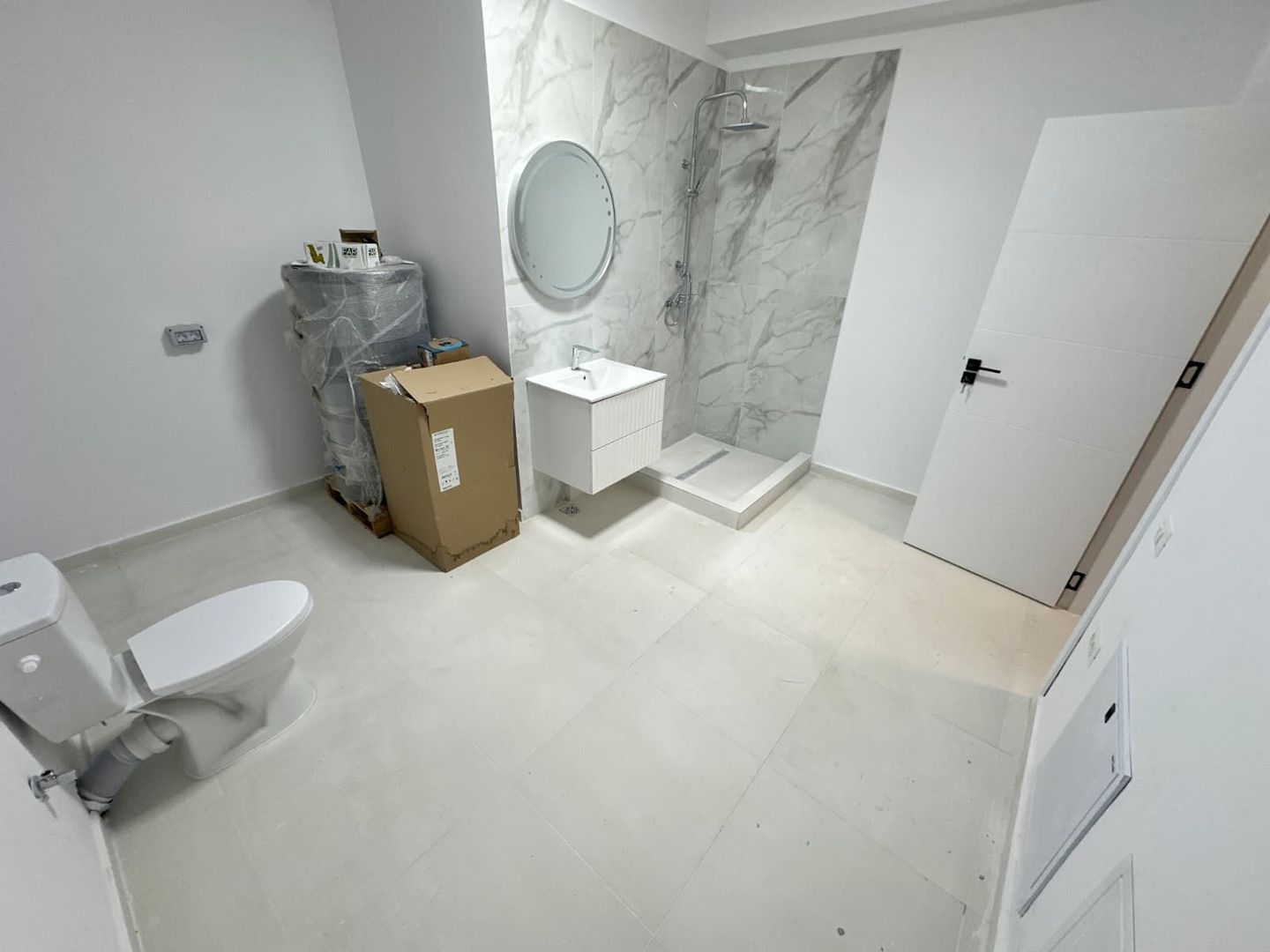 CASE INDIVIDUALE DOMNESTI - 6 CAMERE, GARAJ, PANOURI SOLARE, COMIS 0% - Poză 8