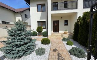 Duplex elegant, gata de mutare – finisaje premium, curte amenajată - Poză 15