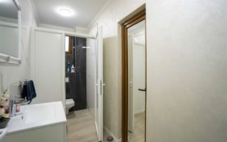 Baza de tenis si constructie moderna - Poză 23