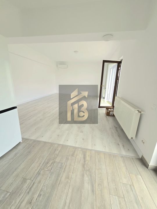 ​Casă 3 camere, 2 băi, curte generoasă 471 mp - Complex Luna, Balotești - Poză 3