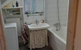 BRASADAS vinde casa cu etaj, 4 camere, central, acces cu masina. - Poză 10