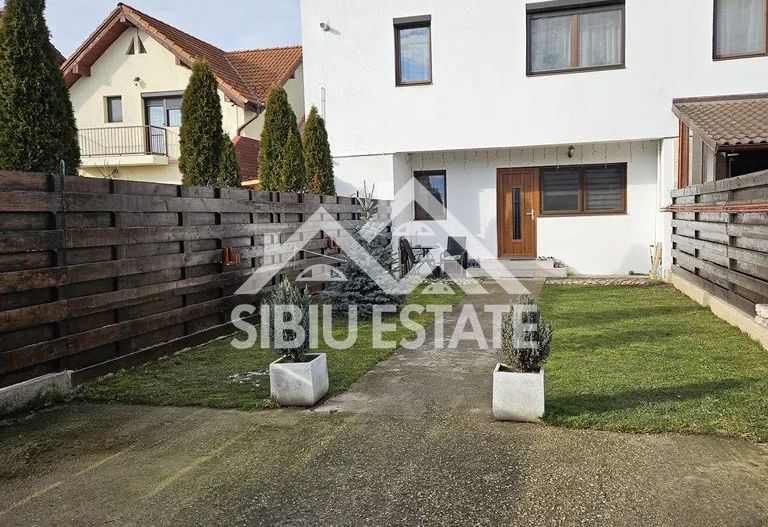 Apartament la Vila cu  3 camere cu grădină 147 mp. si 2 locuri parcare - Poză 2