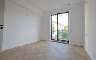 Ap.3 Camere la Etaj 1,Bloc 2026, cartier Traian-Cecilia Storck , Rm.VL - Poză 8