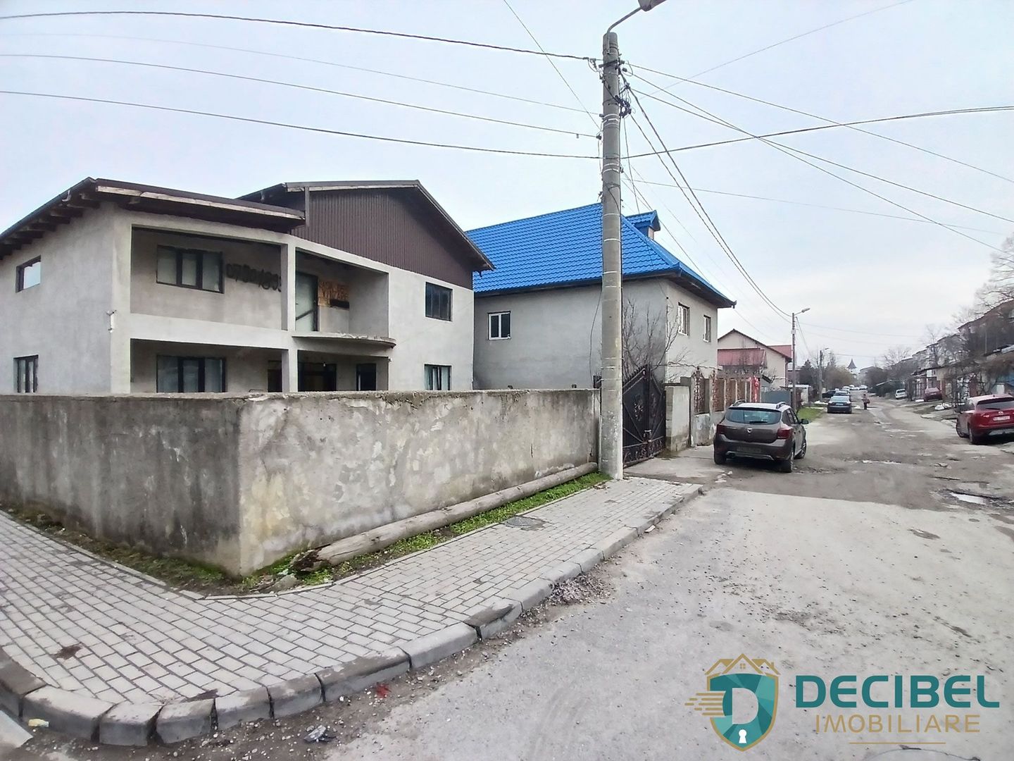 Vilă Spațioasă cu 6 camere, 234mp construiți, în Cartier Tineretului - Poză 1