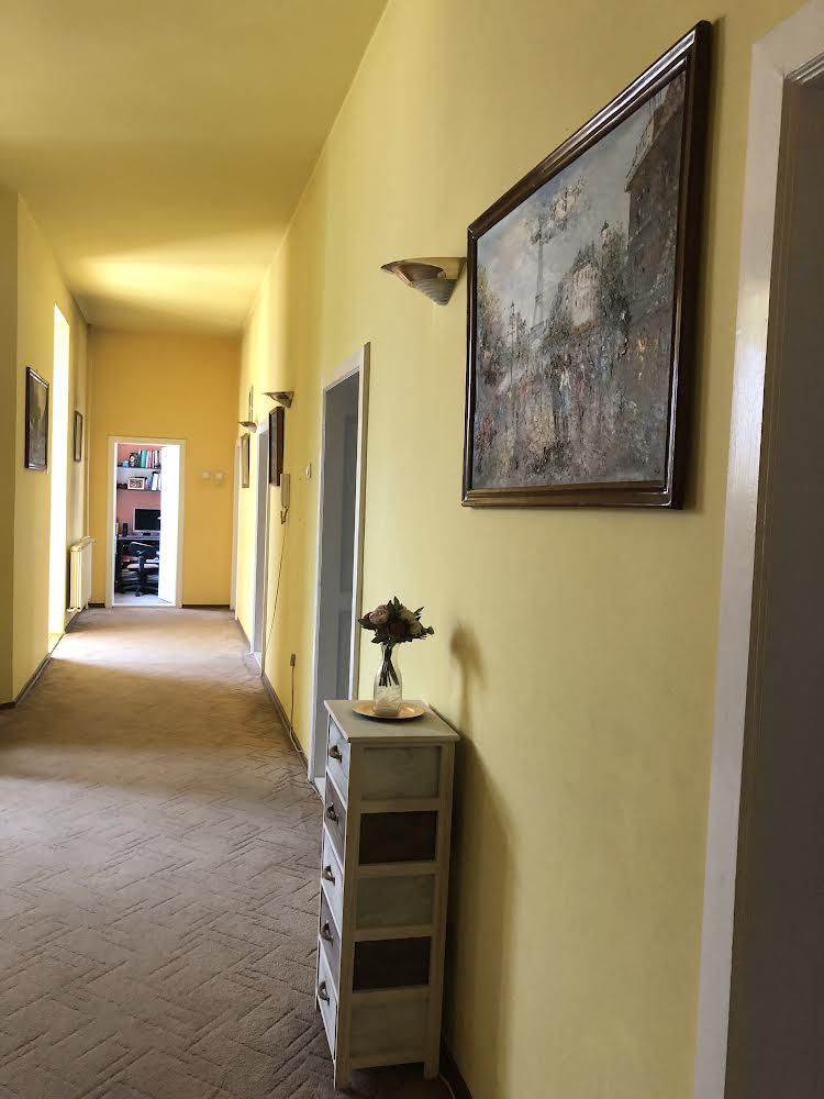 Vila generoasa,destinatii multiple - Poză 9