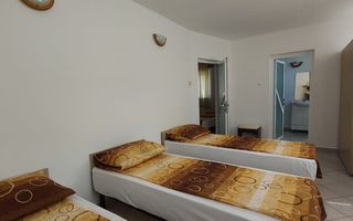 CENTRU PENINSULA - Vila cu 11 studiouri si parcare - Poză 1