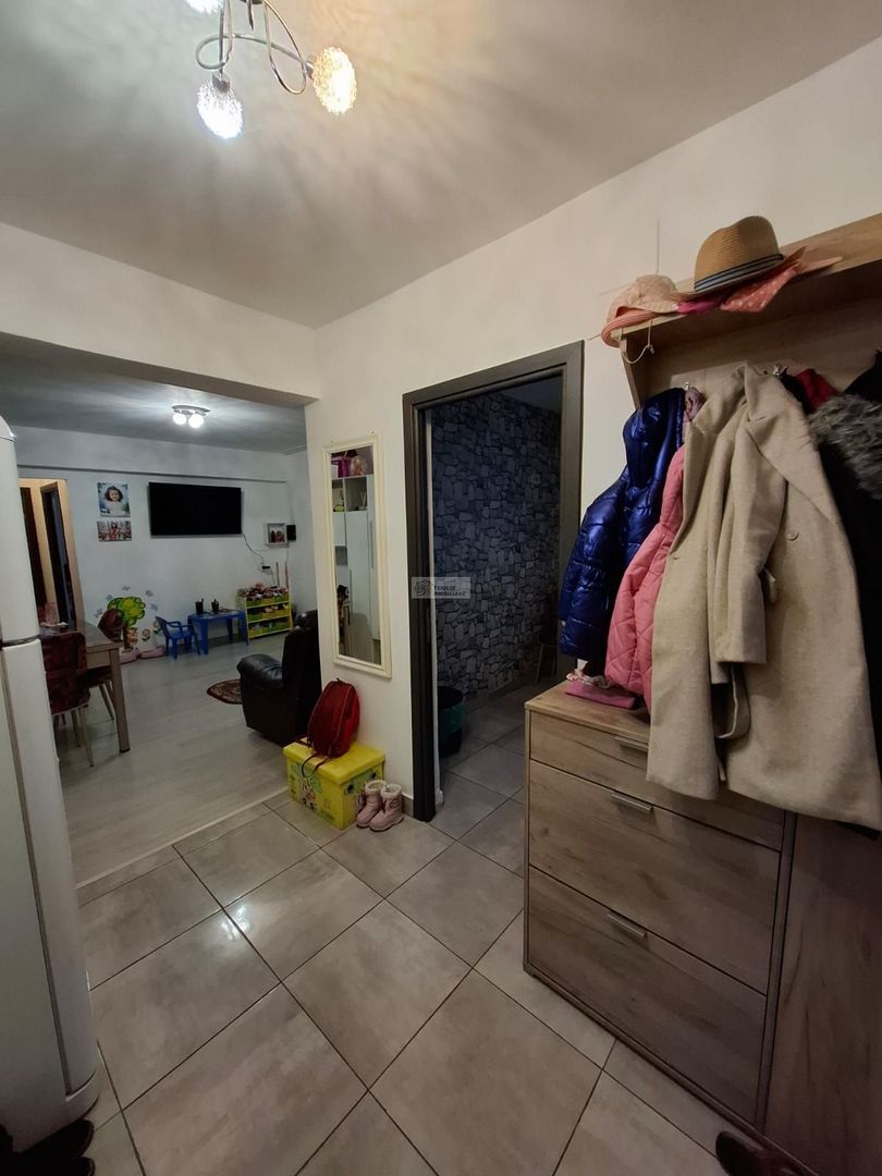 Apartament 3 camere/et 2/62 mp/ 70000E neg - Poză 2