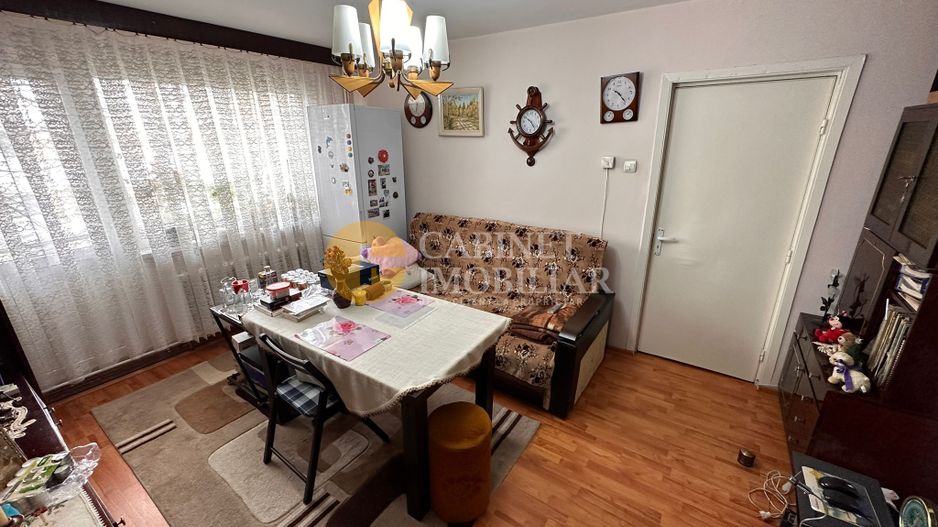 Bloc Fara Risc - Etaj Intermediar - 3 Camere - Zona Podu Ros - Poză 2