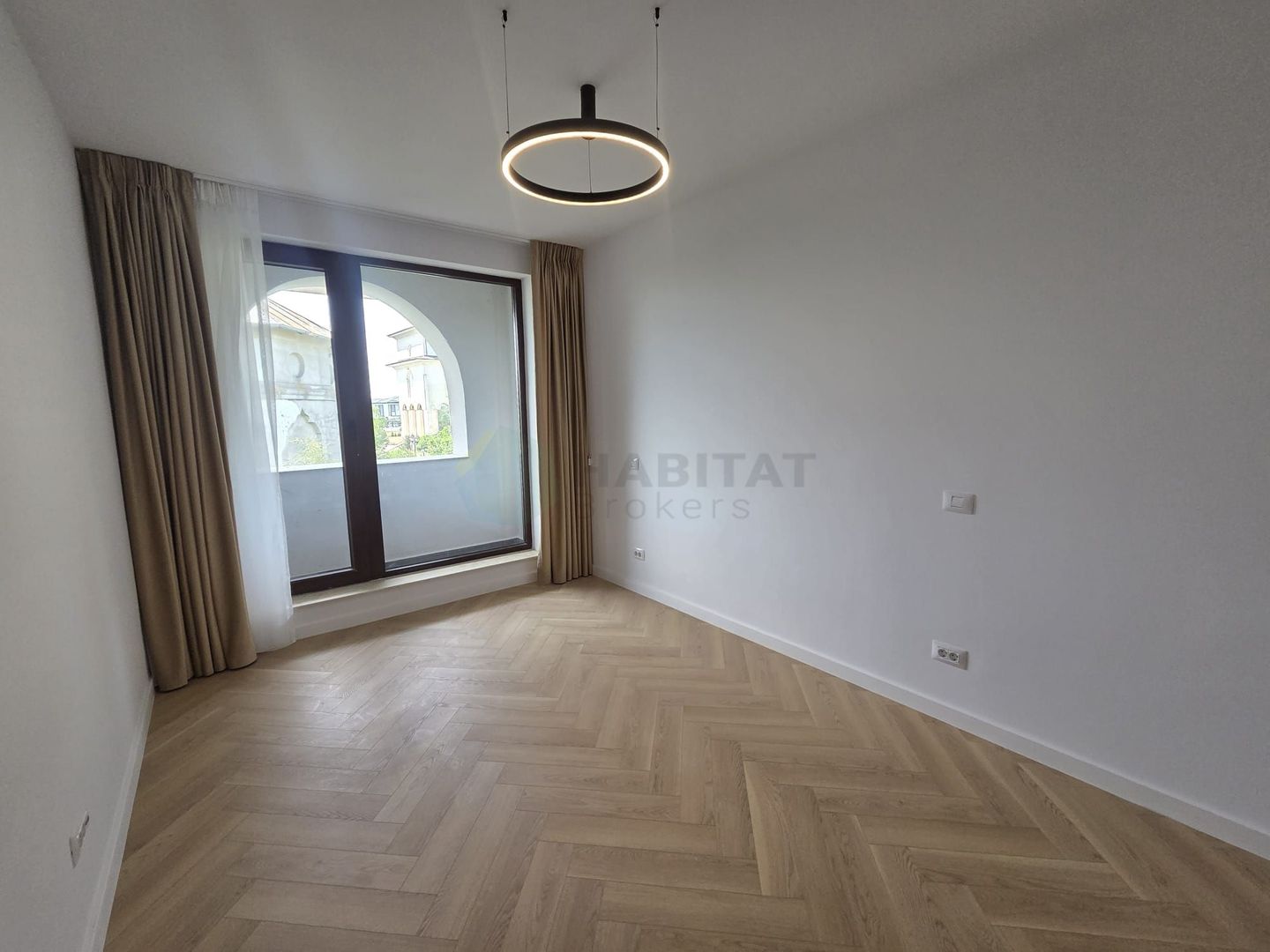 Vilă premium în stil brâncovenesc, cu grădină proprie - Poză 6