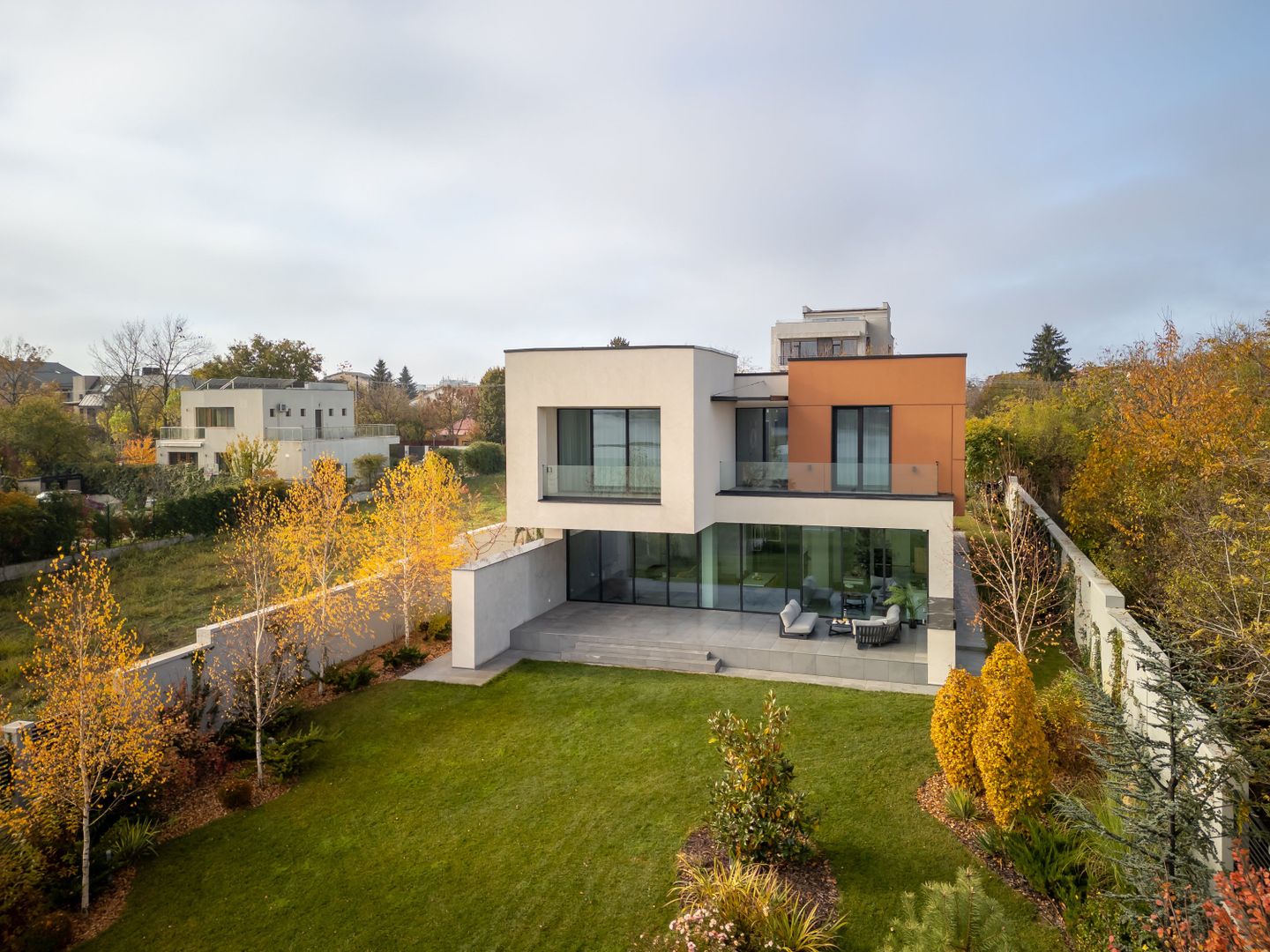 Smart-Home nZEB spectaculoasa Bucuresti Sector 1 cu deschidere lac -teren 2000mp - Poză 8